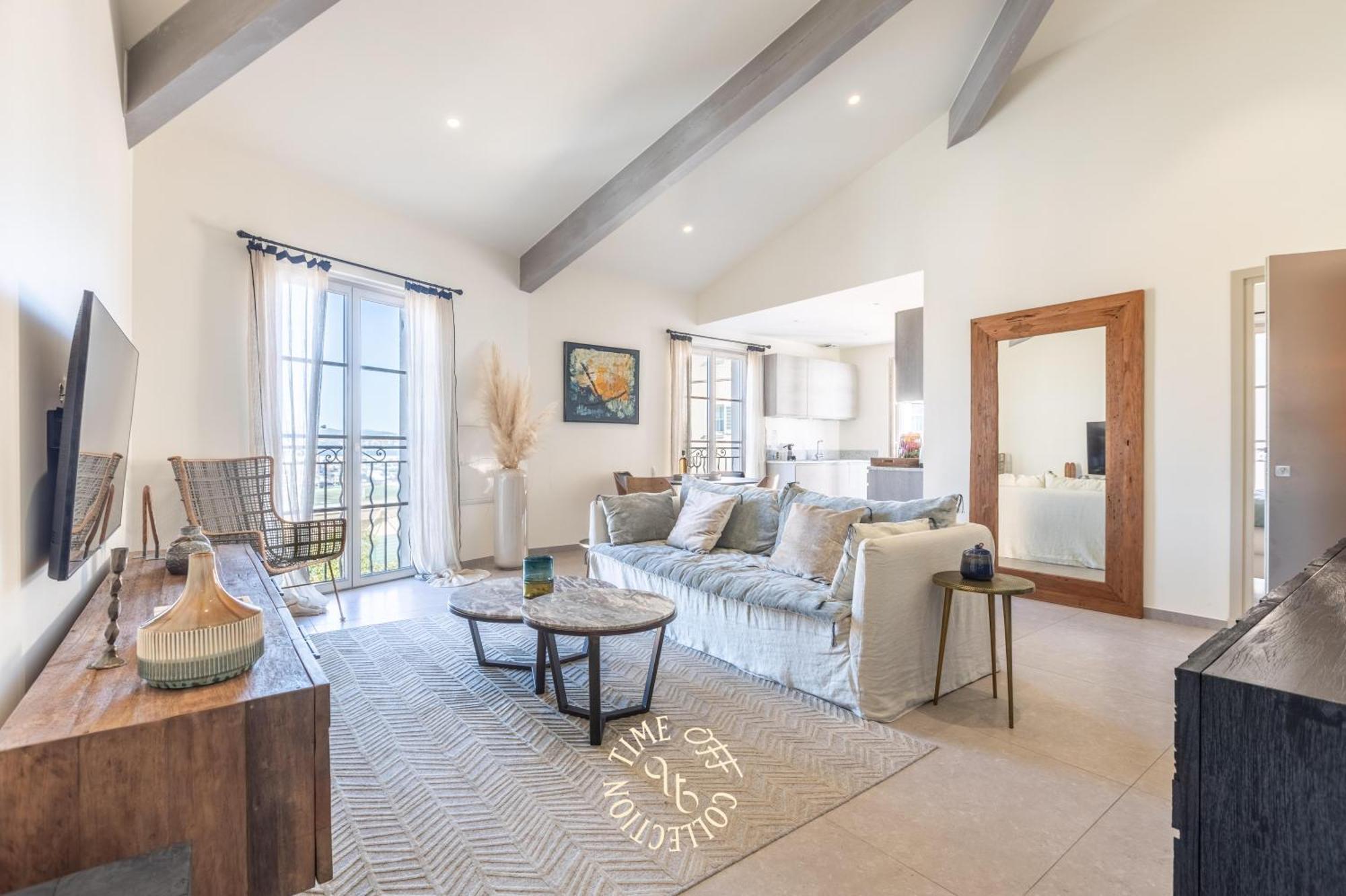 Appartement A&a By Time Off Collection